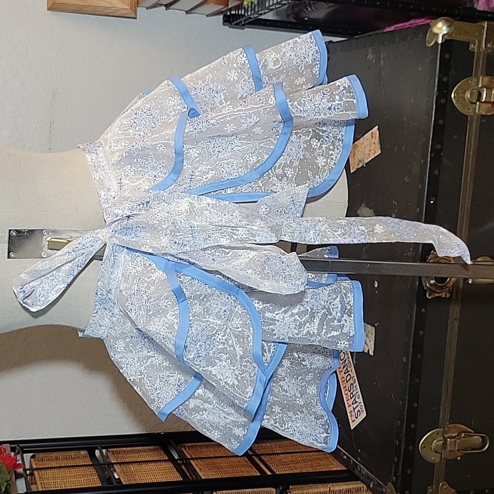 Handmade Winter Wonderland Snowflake Ruffle Apron - Picture 3 of 5